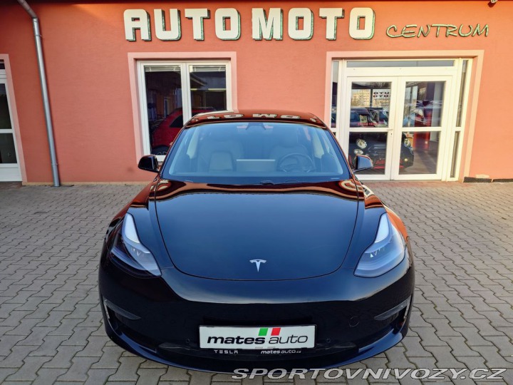Tesla Model 3  2021