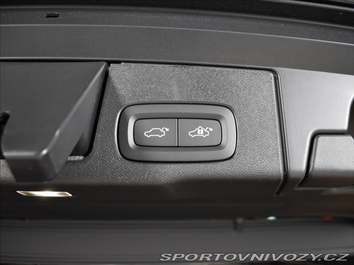 Volvo Ostatní modely XC60 2,0 T6 Ultra Dark 2026