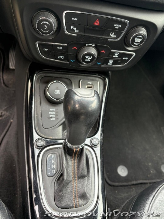 Ostatní značky Ostatní modely Jeep Compass 2,0   12/2017 D limited 4 2017