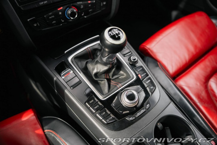 Audi A5 Cabriolet  2.0 TDi M6  /A 2010