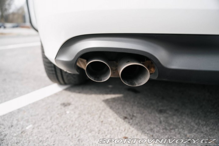 Audi A5 Cabriolet  2.0 TDi M6  /A 2010