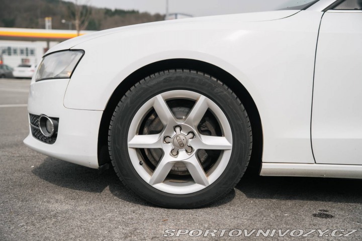 Audi A5 Cabriolet  2.0 TDi M6  /A 2010