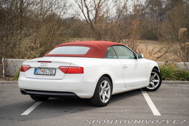 Audi A5 Cabriolet  2.0 TDi M6  /A 2010