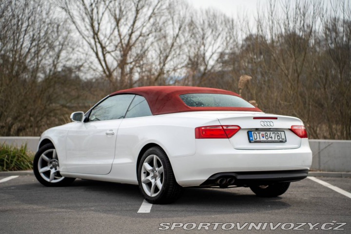 Audi A5 Cabriolet  2.0 TDi M6  /A 2010