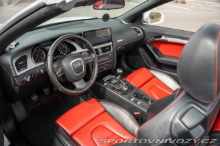 Audi A5 Cabriolet  2.0 TDi M6  /A 2010