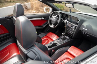 Audi A5 Cabriolet  2.0 TDi M6  /A 2010