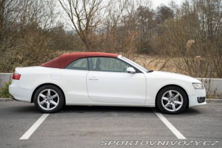 Audi A5 Cabriolet  2.0 TDi M6  /A 2010