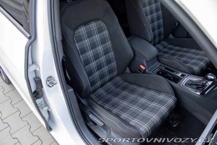 Volkswagen Golf 2.0 TDI GTD 135 kW DSG / 2016