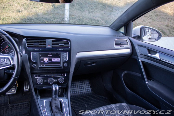 Volkswagen Golf 2.0 TDI GTD 135 kW DSG / 2016