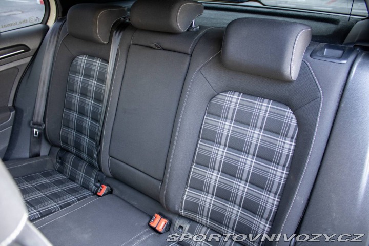 Volkswagen Golf 2.0 TDI GTD 135 kW DSG / 2016