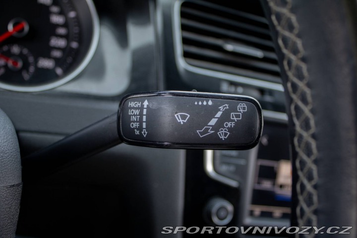 Volkswagen Golf 2.0 TDI GTD 135 kW DSG / 2016