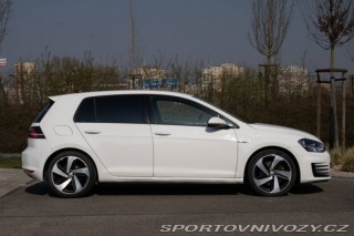 Volkswagen Golf 2.0 TDI GTD 135 kW DSG / 2016