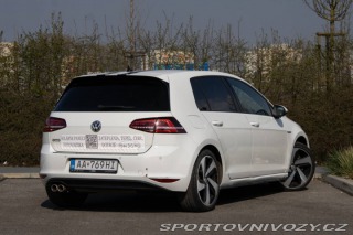 Volkswagen Golf 2.0 TDI GTD 135 kW DSG / 2016