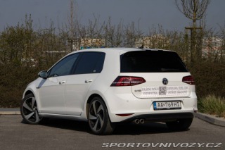 Volkswagen Golf 2.0 TDI GTD 135 kW DSG / 2016