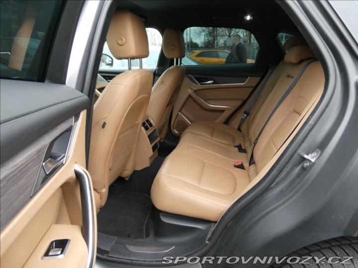 Jaguar F-Pace 2,0 P250 SE 1Maj, ČR DPH 2022