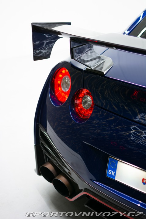 Nissan GT-R  2012