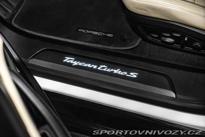 Porsche Taycan Turbo S PDCC/PCCB/360/PAN 2020