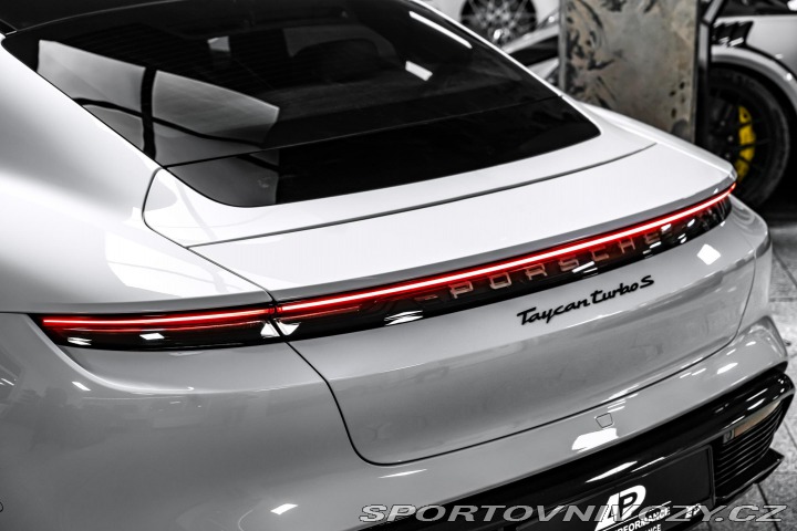 Porsche Taycan Turbo S PDCC/PCCB/360/PAN 2020