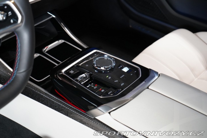 BMW 7 M760e*GRAN LUSSO*B&W* 2025