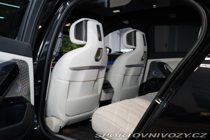 BMW 7 M760e*GRAN LUSSO*B&W* 2025