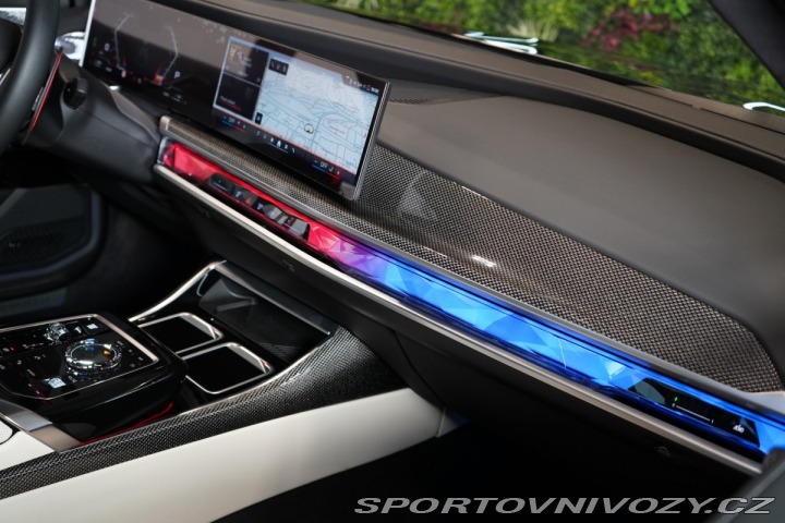 BMW 7 M760e*GRAN LUSSO*B&W* 2025