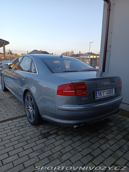 Audi S8  2008