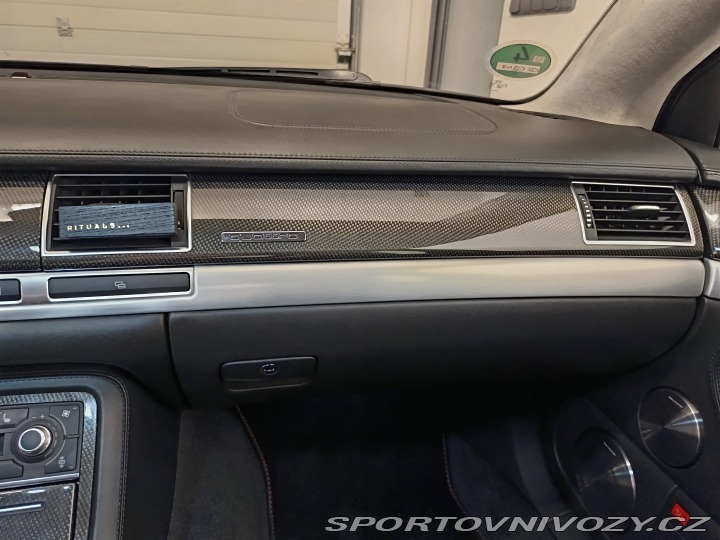 Audi S8  2008