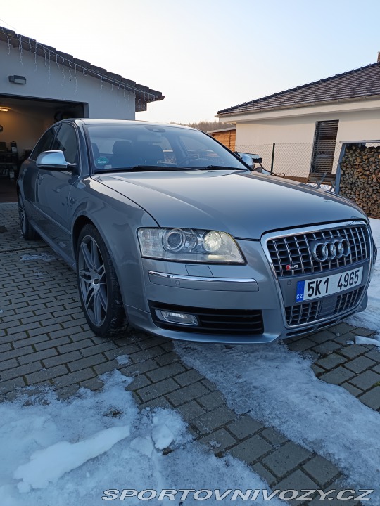 Audi S8  2008