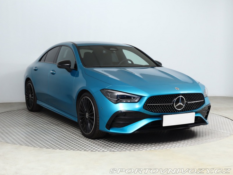 Mercedes-Benz CLA AMG Paket 200