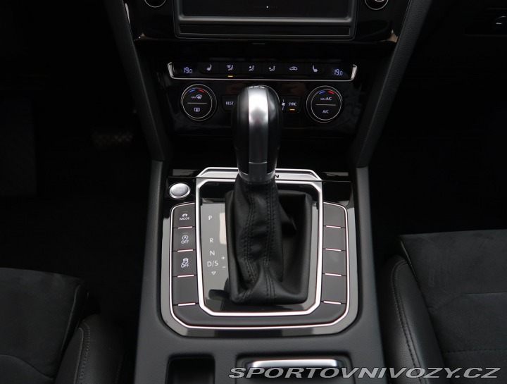 Volkswagen Ostatní modely Passat Highline 2.0 BiTDI 2015