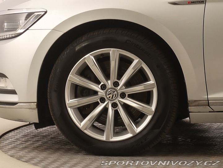 Volkswagen Ostatní modely Passat Highline 2.0 BiTDI 2015