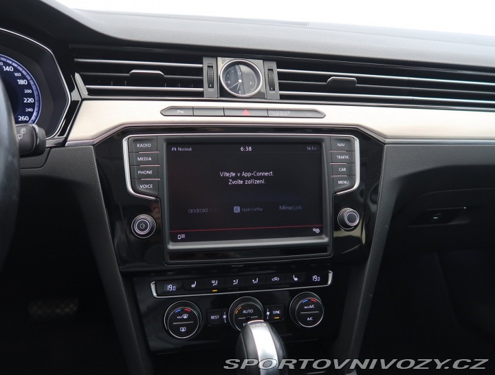 Volkswagen Ostatní modely Passat Highline 2.0 BiTDI 2015