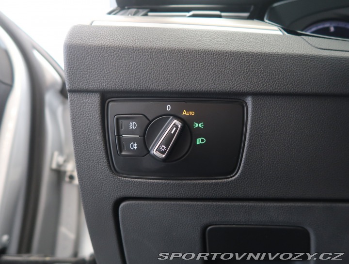 Volkswagen Ostatní modely Passat Highline 2.0 BiTDI 2015