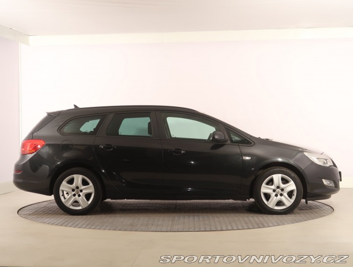 Opel Astra 2.0 CDTI 2011