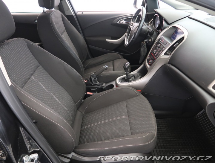Opel Astra 2.0 CDTI 2011