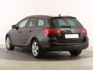 Opel Astra 2.0 CDTI 2011