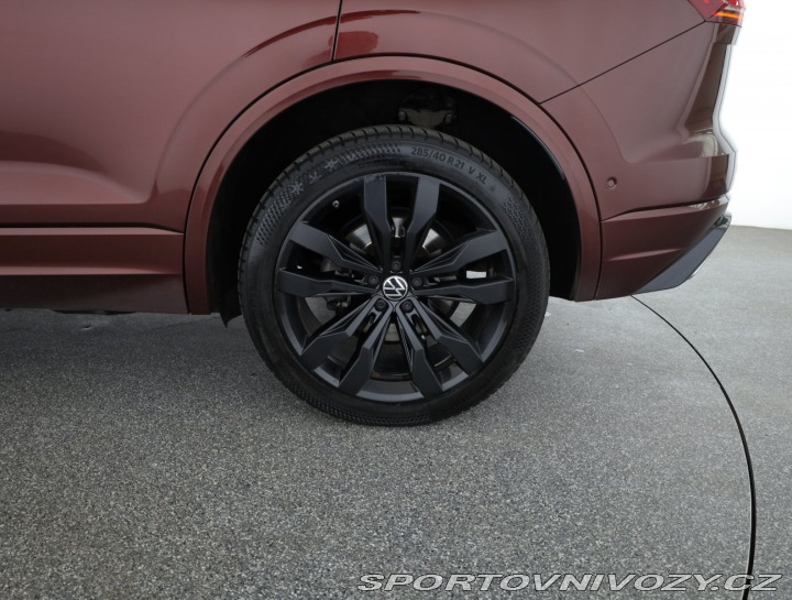 Volkswagen Ostatní modely Touareg R 3.0 TDI 2021