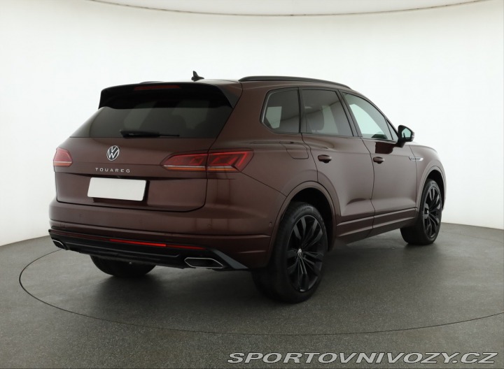 Volkswagen Ostatní modely Touareg R 3.0 TDI 2021