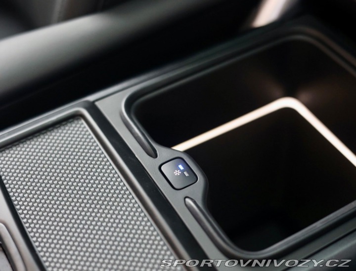 Ostatní značky Ostatní modely Land Rover Range Rover  P550e SV | Panoráma - Ťa 2024