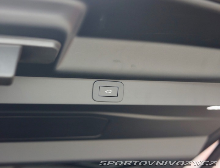 Ostatní značky Ostatní modely Land Rover Range Rover  P550e SV | Panoráma - Ťa 2024