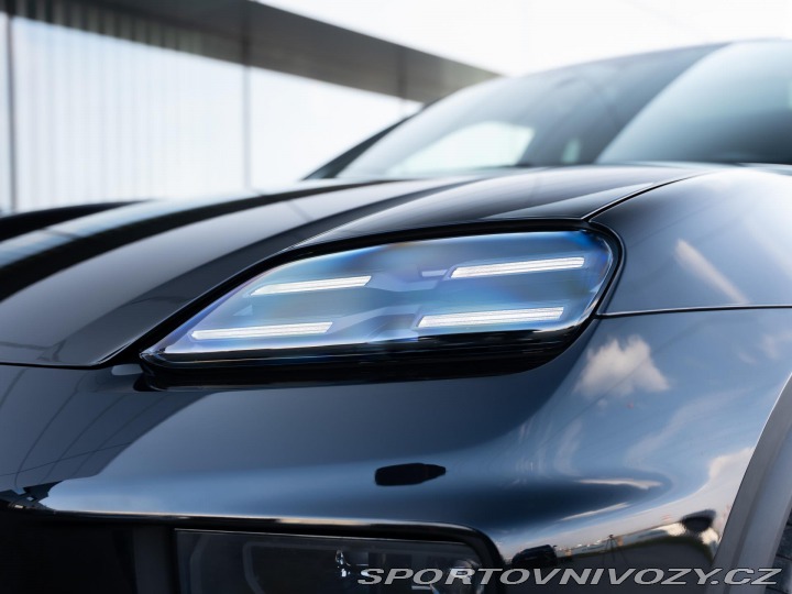 Porsche Macan 4S Electric 2024