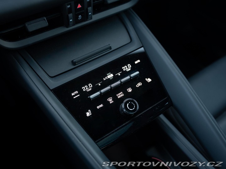 Porsche Macan 4S Electric 2024