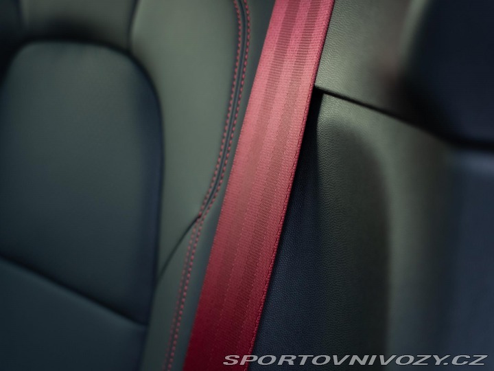 Porsche Macan 4S Electric 2024