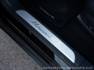 Porsche Macan 4S Electric 2024