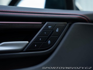 Porsche Macan 4S Electric 2024