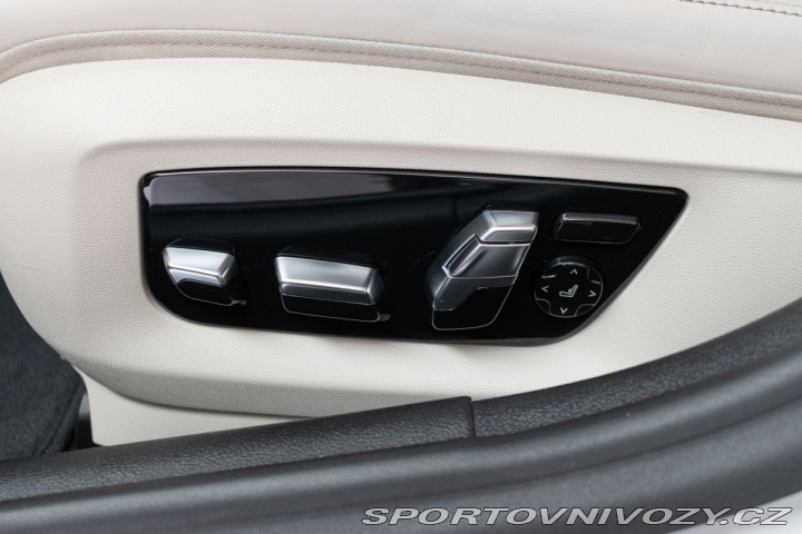 BMW 5 540i REZERVACE 2021