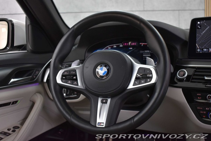 BMW 5 540i REZERVACE 2021