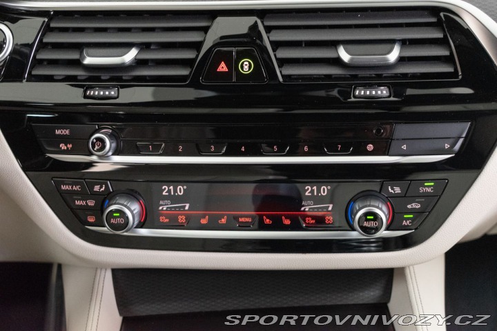 BMW 5 540i REZERVACE 2021