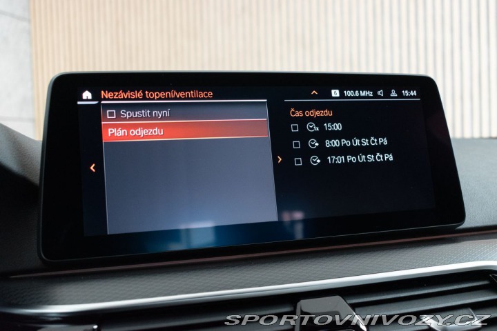 BMW 5 540i REZERVACE 2021