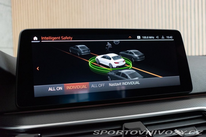 BMW 5 540i REZERVACE 2021